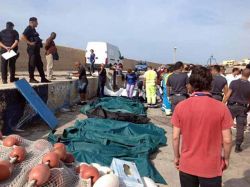 Más de 90 muertos al tratar llegar a isla de Lampedusa