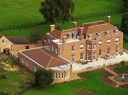 Conozca algunas mansiones de futbolistas famosos