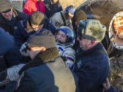 La nave rusa  regresa a la Tierra con antorcha olímpica