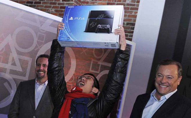 Sony vende más de un millón de consolas PS4 en primer día