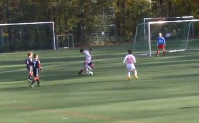 Niño de 8 años hace una doble pisada increíble