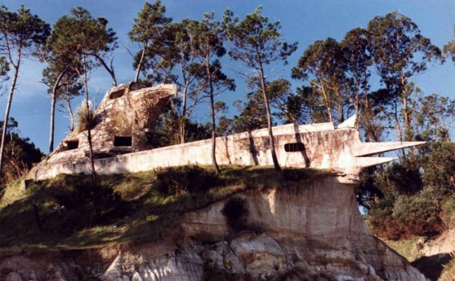 La Quimera (El guila), en 1982. Su construccin comenz en 1945. Es uno de los legados del italo-argentino Natalio Michelizzi, cultor de una de las mejores pocas del balneario.