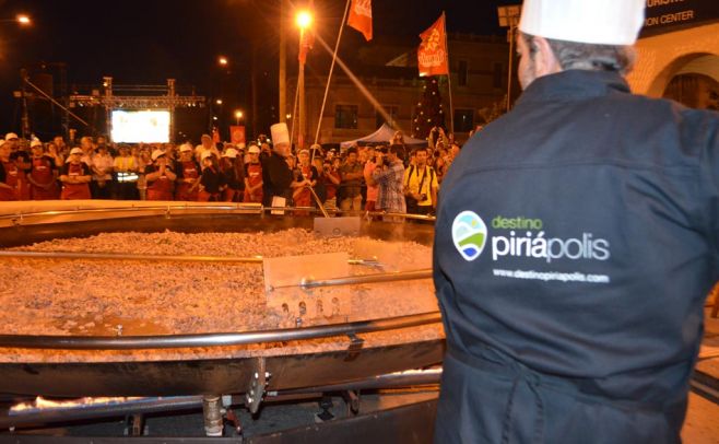 Piriápolis lanzó la temporada con su Paella Gigante