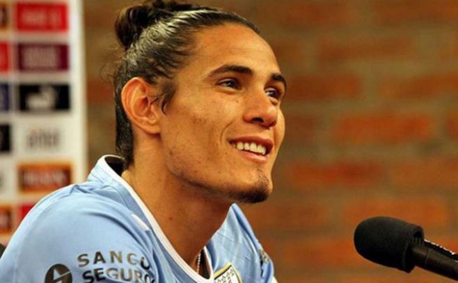 Edinson Cavani integra el once ideal de la Liga francesa