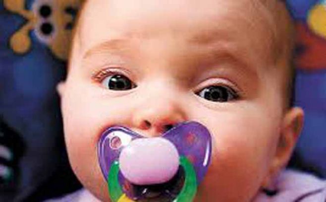 Bebés pueden distinguir quién es amistoso y quién hostil