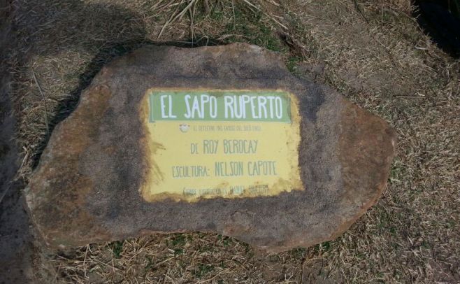 Homenajean a Berocay con escultura del Sapo Ruperto