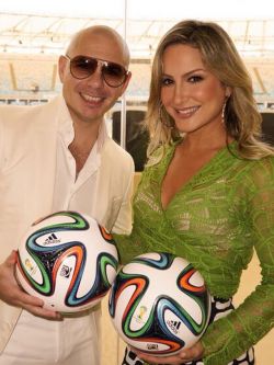 Pitbull, JLo y Claudia Leitte cantarán el tema del Mundial