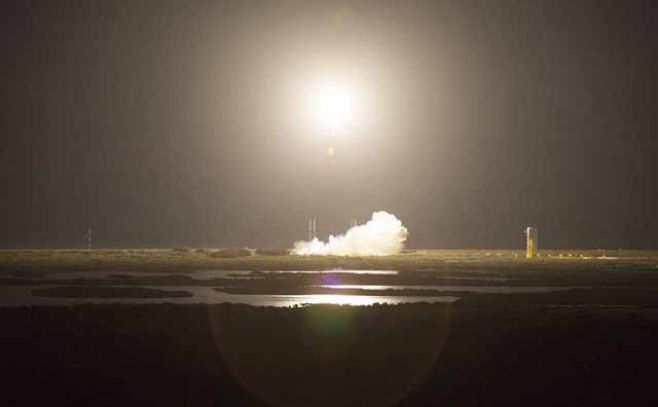 Satélite de comunicaciones de tercera generación al espacio