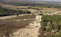 Descubren aldea de hace 2.300 años en una carretera