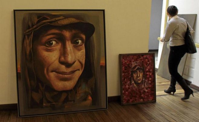 Artistas bolivianos homenajean a "Chespirito". EFE.