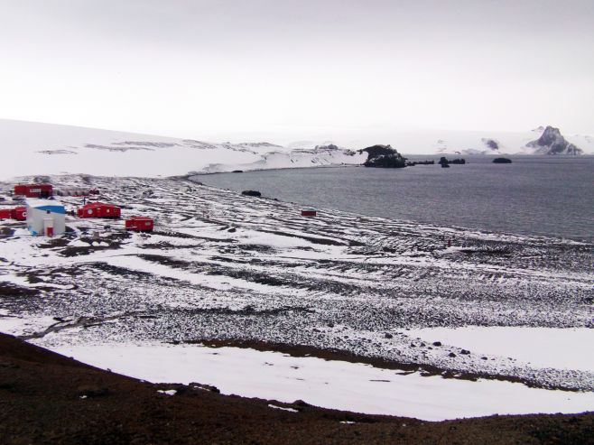 Base Artigas, baha Maxwell y glaciar Collins. Gonzalo Sobral