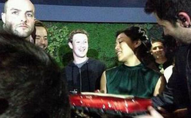 Fundadores de Facebook y WhatsApp de fiesta