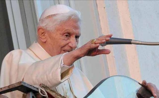 Benedicto XVI cumple un año "retirado del mundo"