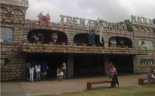 A los 75 años se jubila el tren fantasma del parque Rodó