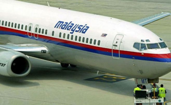 Malaysia Airlines admite que avión llevaba baterías de iones de litio