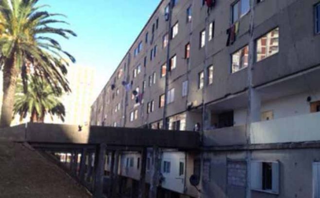 Aún tres familias se resisten a abandonar el edificio CH20