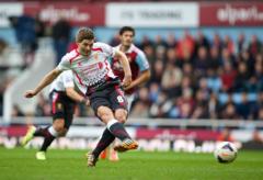 Gerrard double sends Reds back to summit