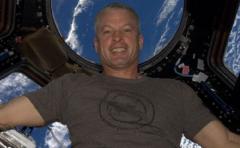 La primera selfie subida a Internet desde el espacio