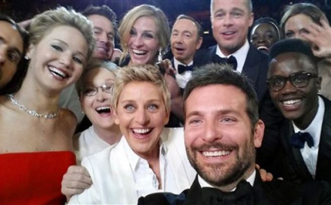 Selfie de los Oscars vale mil millones de dólares Selfie de los Oscars vale mil millones de dólares