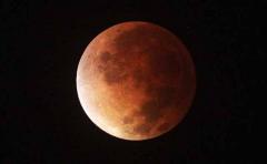 Así se vio la Luna en Uruguay: el eclipse la volvió roja