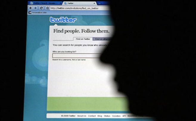 Twitter ficha al director de Google Maps. Twitter ficha al director de Google Maps.