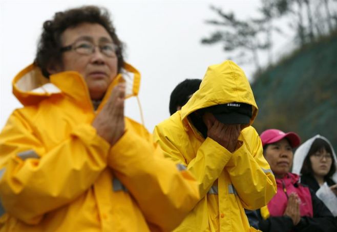 Robots se suman al rescate del Sewol; al menos 25 muertos. EFE