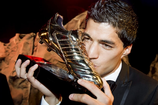 Su�rez, cada vez m�s cerca de ser el goleador de Europa. 