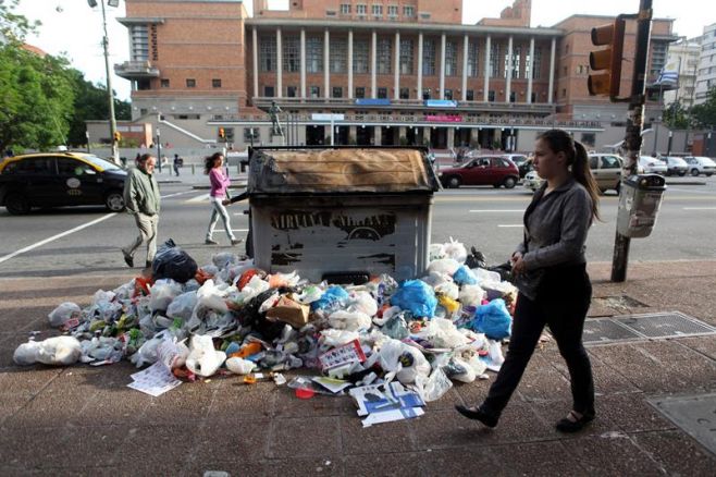 El Frente Amplio exige sacar la basura de las calles