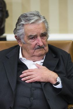 Mujica con Obama: "Venimos a buscar conocimiento e investigación". EFE