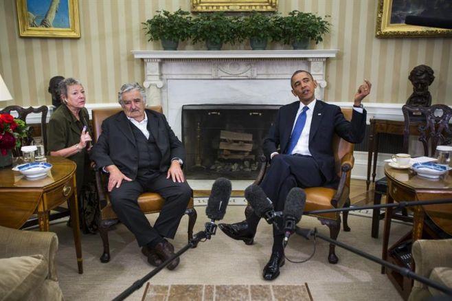 Mujica con Obama: "Venimos a buscar conocimiento e investigación". EFE