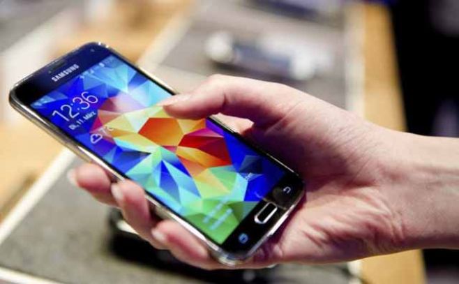Samsung vende 11 millones de teléfonos Galaxy S5 en un mes