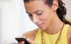 El vicio de mirar el celular aunque no haya sonado