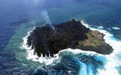 Isla multiplica por cinco su tamaño por erupción volcánica