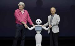 Empresa empieza a usar robots dependientes en tiendas