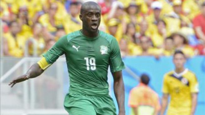 Yaya Toru� hab�a dejado la concentraci�n, pero ahora reapareci�.. EFE