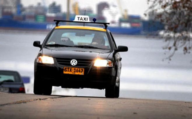 Taxis paran este lunes desde las 9:00 y marcharán a Ministerio de Trabajo