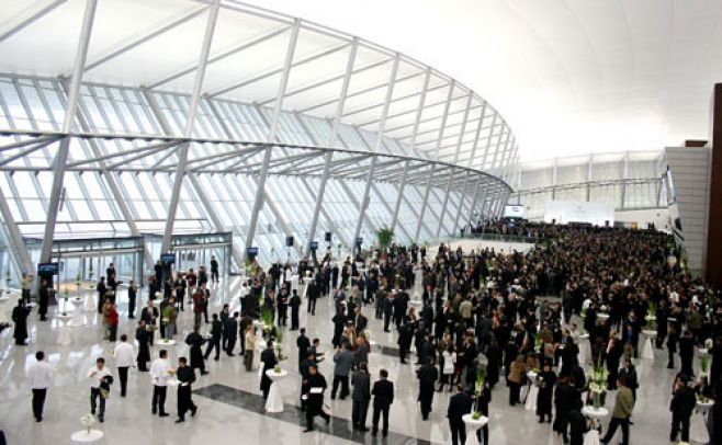 Aeropuerto Internacional de Carrasco de Montevideo. Javier Calvelo / adhocfotos	