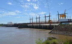 La represa de Salto Grande trabajará a un tercio de su capacidad debido al vaciamiento de lago por las fuertes lluvias al norte del río