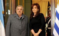 Mujica viaja a Argentina por conmemoración de la Independencia