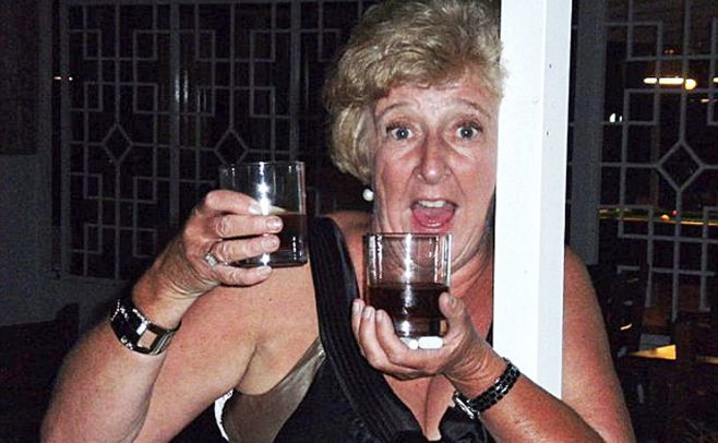 El desbunde de jubilados británicos en Tenerife