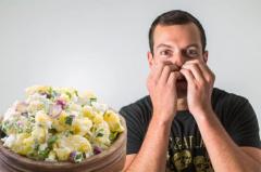 Internet: juntó US$ 27 mil para hacer una ensalada de papa