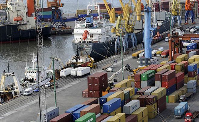 Puerto de Montevideo. Ricardo Antunez/AdhocFotos