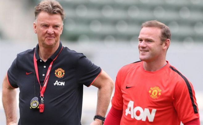 Van Gaal y una muestra de afecto con Rooney