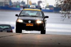 Taxistas levantaron el paro al entrar en vigencia el reajuste salarial