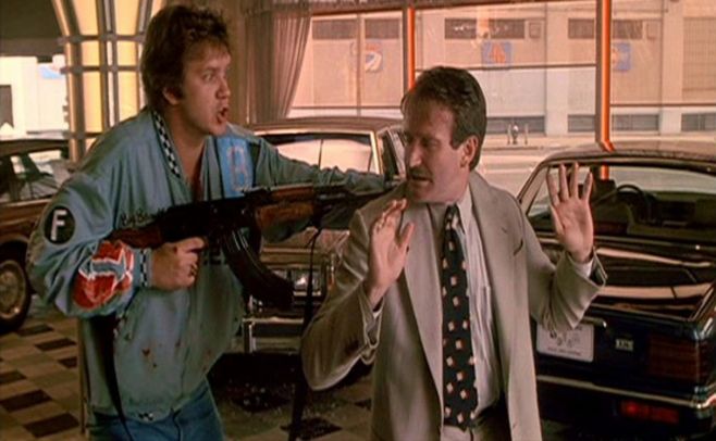 Un mujeriego en apuros, junto a Tim Robbins. De Roger Donaldson, 1990.