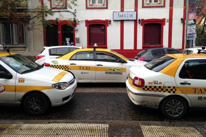 Patronal de taxis pospuso envío de trabajadores al seguro de paro