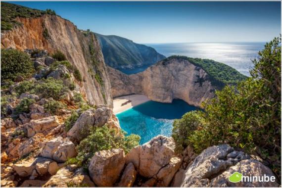 2) Playa de Navagio, Grecia .. (Foto de Terry Bamforth)