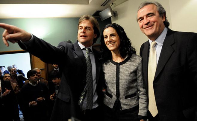 Luis Lacalle Pou, Azucena Arbeleche, Jorge Larraaga. ©Javier Calvelo / AdHoc