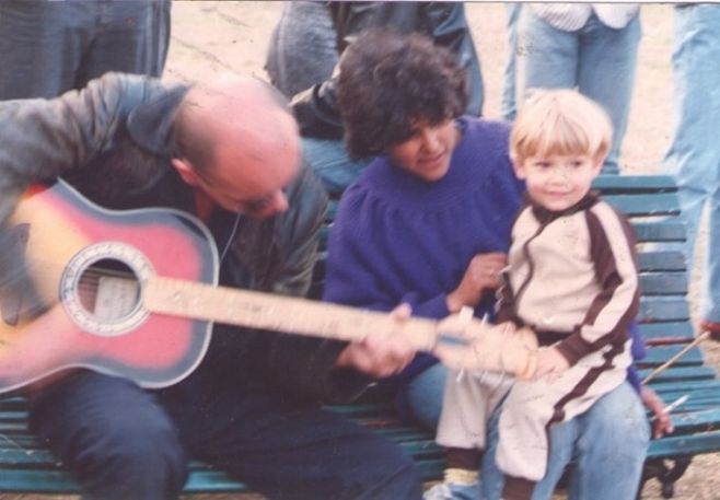 Hallaron fotos inéditas de Luca Prodan en bolsas de residuos. Alejandra Santilln