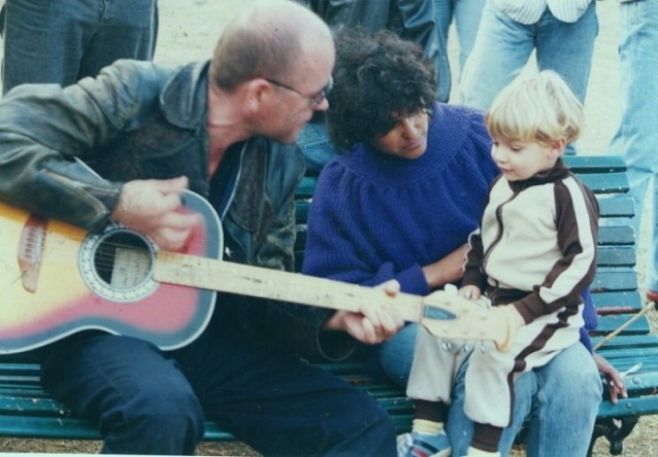 Hallaron fotos inéditas de Luca Prodan en bolsas de residuos. Alejandra Santilln